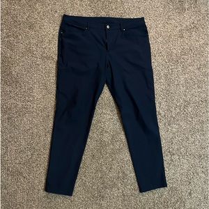 ABC slim fit Lululemon warpstreme men’s pants. Navy